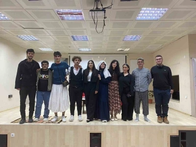 Bayburt Gen&ccedil;lik Merkezi tiyatro ekibinden sezon finali

