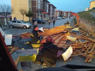 Bayburt i&ccedil;in kuvvetli r&uuml;zgar ve fırtına uyarısı
