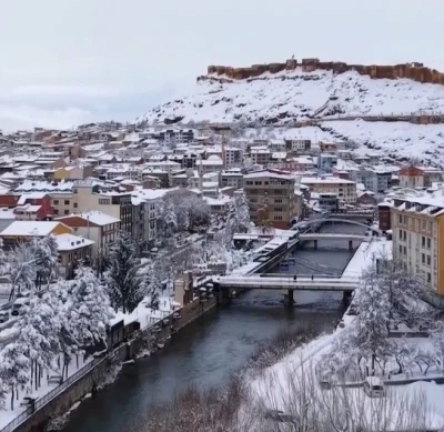 Bayburt kar yağışıyla beyaza b&uuml;r&uuml;nd&uuml;
