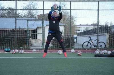 &rsquo;Bayburt&rsquo; m&uuml;d&uuml;r hem ismiyle hem de 40 yıllık futbol tutkusuyla dikkat &ccedil;ekiyor
