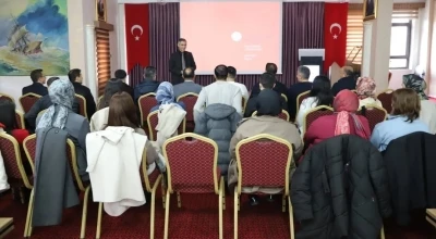 Bayburt&rsquo;ta aday &ouml;ğretmenler i&ccedil;in uyum semineri başladı
