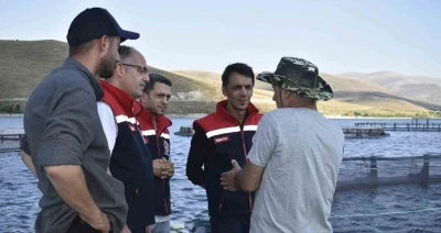 Bayburt’ta alabalık işletmesinde üretim yerinde incelendi
