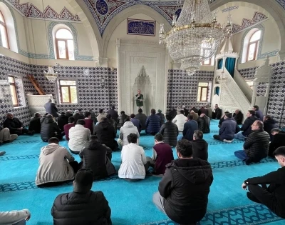 Bayburt&rsquo;ta cami cemaati bağımlılıkla m&uuml;cadele konusunda bilgilendirildi
