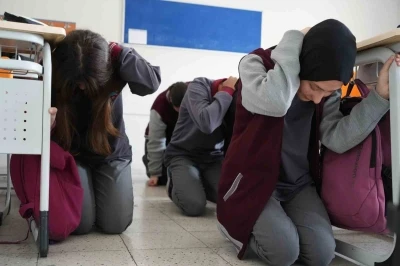 Bayburt’ta deprem tatbikatı: Öğrenciler hem öğrendi hem de uyguladı
