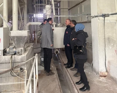 Bayburt&rsquo;ta doğal taş &uuml;retim tesisinde &ccedil;evre denetimi yapıldı
