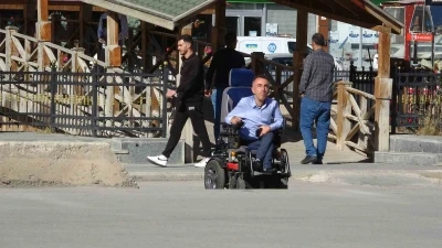 Bayburt’ta ehliyetsiz sürücü engelli vatandaşa çarpıp kaçtı: &quot;Sadece ben değil, insanlık ve vicdan da yaralandı&quot;
