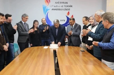 Bayburt’ta emekliye ayrılan müdüre veda programı
