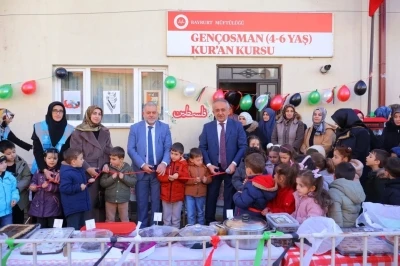 Bayburt’ta Filistin’e destek amaçlı hayır çarşısı düzenlendi
