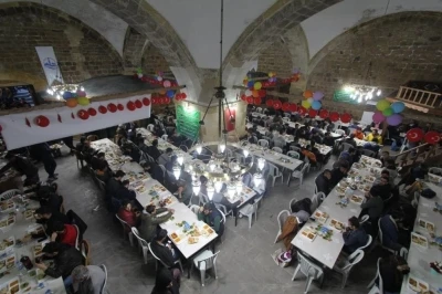 Bayburt&rsquo;ta geleneksel iftar sofrası tarihi Taşhan&rsquo;da kuruluyor
