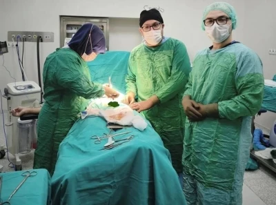 Bayburt&rsquo;ta iki hastanın mesanesinden 27 taş &ccedil;ıkarıldı
