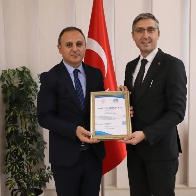 Bayburt’ta iki okula ‘Mavi Yeşil Okul’ etiketi verildi
