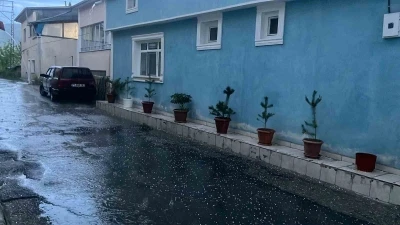 Bayburt&rsquo;ta kısa s&uuml;reli dolu etkili oldu
