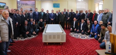 Bayburt&rsquo;ta mahalle odasında bayramlaşma programı d&uuml;zenlendi

