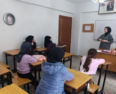Bayburt&rsquo;ta &ouml;ğrencilere g&uuml;zel ahlak anlatıldı
