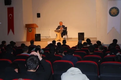 Bayburt&rsquo;ta &ouml;ğrencilere mahremiyet ve estetik bilinci anlatıldı
