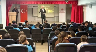 Bayburt&rsquo;ta &ouml;ğrencilere sıfır atık ve &ccedil;evre bilinci anlatıldı
