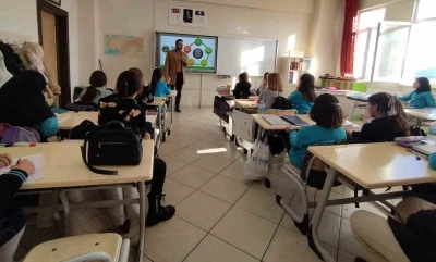 Bayburt&rsquo;ta &ouml;ğrencilere sıfır atık ve &ccedil;evre farkındalığı eğitimi verildi
