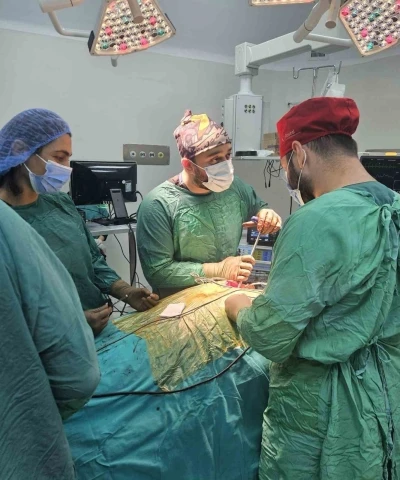 Bayburt’ta omurilik basısı olan bir hastaya omurga ameliyatı yapıldı
