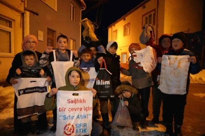 Bayburt&rsquo;ta on beşi coşkusu: Asırlık gelenek ile &ccedil;ocuklar sokakları şenlendirdi
