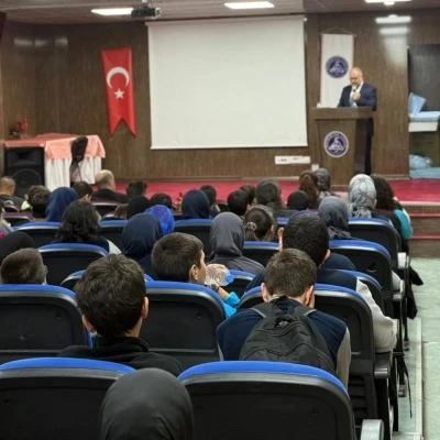 Bayburt’ta ‘Peygamberimiz ve Aile ahlakı’ konulu konferans düzenlendi
