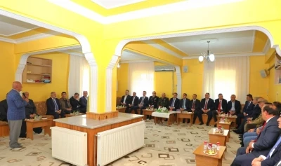 Bayburt&rsquo;ta protokol &uuml;yeleri ve vatandaşlar bayramlaştı
