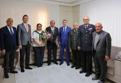 Bayburt&rsquo;ta şehit ailesi ve gaziye bayram ziyareti

