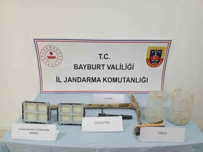 Bayburt&rsquo;ta sit alanında izinsiz kazı yapan 4 ş&uuml;pheli yakalandı
