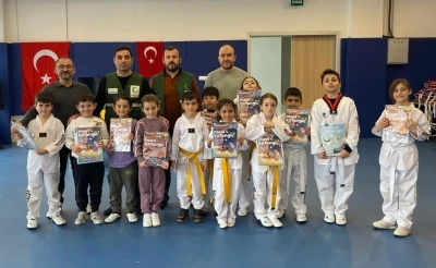 Bayburt&rsquo;ta tekvando &ouml;ğrencilerine teknoloji bağımlılığı eğitimi verildi
