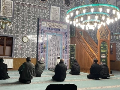 Bayburt&rsquo;ta &uuml;niversite &ouml;ğrencileri camilerde imamlık ve m&uuml;ezzinlik yaptı
