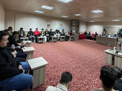 Bayburt’ta üniversite öğrencilerine Doğu Türkistan’daki zulüm anlatıldı
