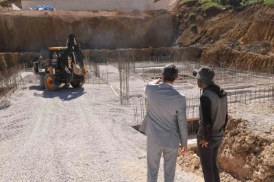 Bayburt&rsquo;ta yapımı devam eden okul inşaatlarında &ccedil;alışmalar s&uuml;r&uuml;yor
