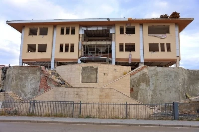 Bayburt’ta yeni ‘Kültür Merkezi’ için yıkım çalışmaları başladı
