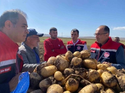 Bayburt’un köylerindeki üreticilere tarımsal bilgilendirme
