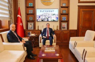 Bayburt&rsquo;un yeni Defterdarı Hikmet Yıldız g&ouml;reve başladı
