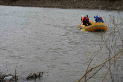 Bayburt &Uuml;niversiteler Arası Rafting Şampiyonası nehir inişi yarışıyla tamamlandı
