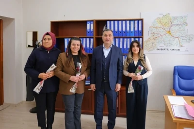 Bayburt Valisi Eldivan, 8 Mart D&uuml;nya Kadınlar G&uuml;n&uuml;&rsquo;n&uuml; kutladı
