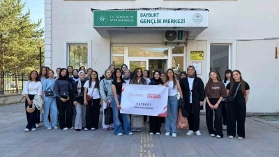 Bayburtlu gen&ccedil;ler tarihin izinde &Ccedil;anakkale&rsquo;ye uğurlandı
