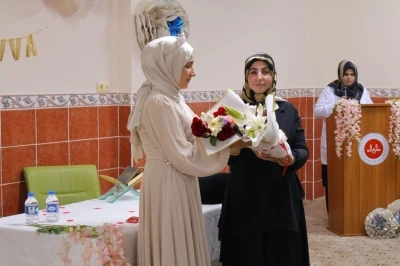 Bayburtlu hafız Havvanur &Ccedil;akar 14 saatte ezbere hatim yaptı
