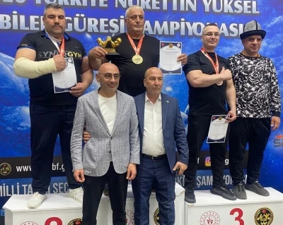 Bayburtlu sporcular Yalova&rsquo;dan 2 şampiyonlukla d&ouml;nd&uuml;
