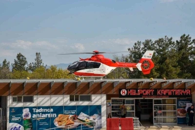 Baygın haldeki gen&ccedil; kızın yardımına ambulans helikopter yetişti
