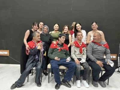 Bayındır&rsquo;da engelli bireyler i&ccedil;in temsili asker eğlencesi
