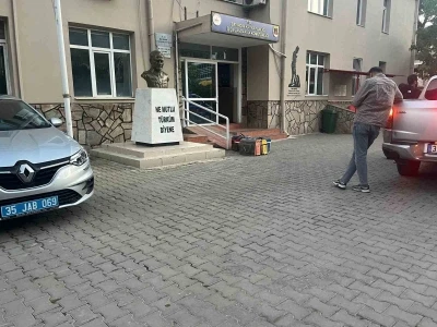 Bayındır&rsquo;da yasa dışı horoz d&ouml;v&uuml;ş&uuml; operasyonu: 3 g&ouml;zaltı
