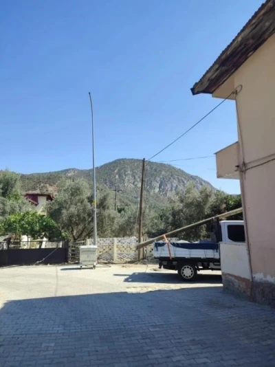 Bayırköy’de telefon direği onarılıyor, internet erişimi kısa sürede sağlanacak
