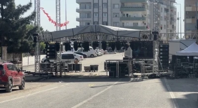 Bayrak tartışması organizasyonu iptal ettirdi
