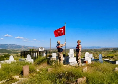Bayraklar Yenilendi