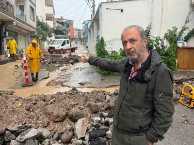 Bayraklı’da şiddetli yağış taşkınlara sebep oldu
