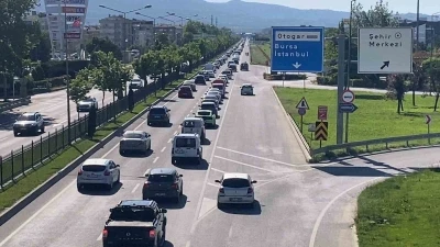 Bayram d&ouml;n&uuml;ş trafiği İneg&ouml;l&rsquo;de yoğunlaştı
