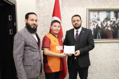 Bayram har&ccedil;lıklarını Filistin&rsquo;e bağışladı
