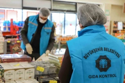 Bayram &ouml;ncesi gıda satışı yapan iş yerleri denetlendi
