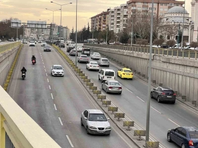 Bayram tatilinde yolda olan s&uuml;r&uuml;c&uuml;lere hayati tavsiyeler
